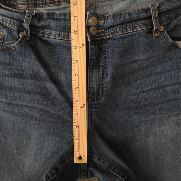 Torrid Woman's Distressed Wide Leg Raw Hem Blue Jeans Size 26R - Picture 7 of 8